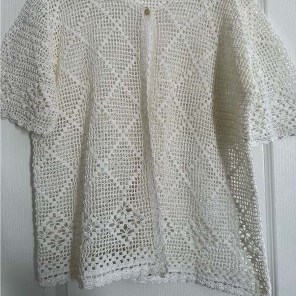 Handmade beautifull crochet short sleeve jacket. Great for any occasion - Picture 6 of 7
